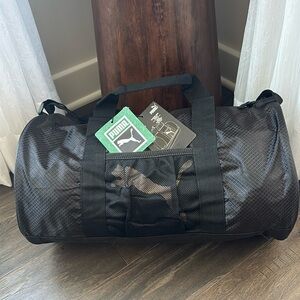 Puma Jolt Duffle Zip top & exterior pocket,mesh exterior pocket, shoulder strap